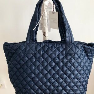 NWT Quilted shoulder day bag-gym bag